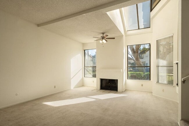 Building Photo - 2890 E Huntington Blvd