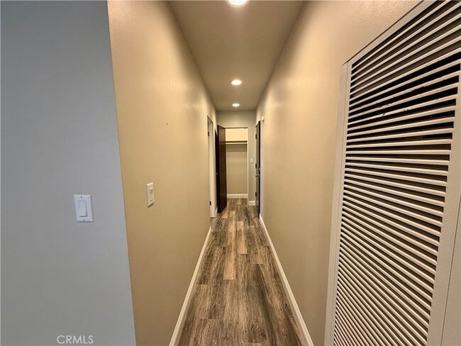 Building Photo - 327 3rd St