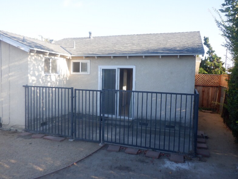 Building Photo - 8853 Stardust Ln