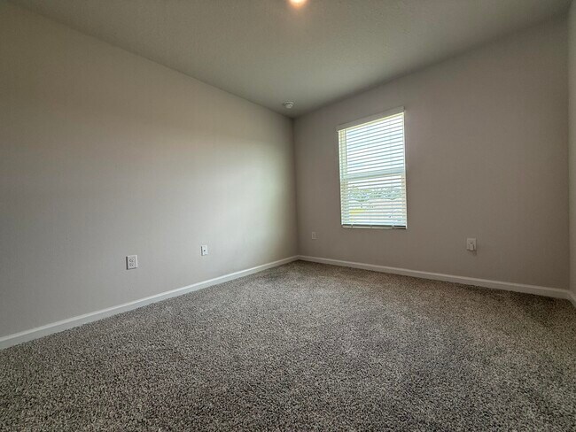 Building Photo - 2800 Tallgrass Ct