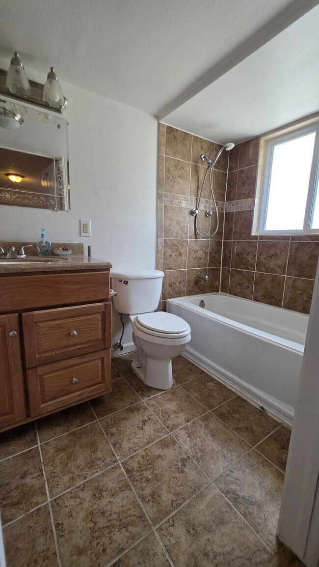 Building Photo - Spacious 3 Bed/ 3 Bath in Widefield Cul-de-Sac