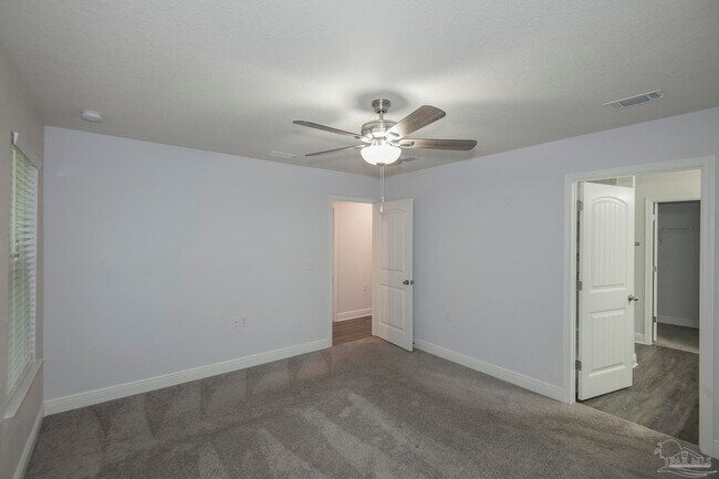 Building Photo - 3304 Bonfire Dr