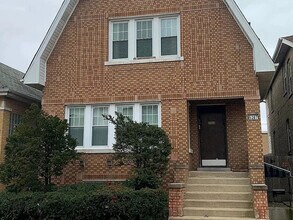 Building Photo - 5207 W School St