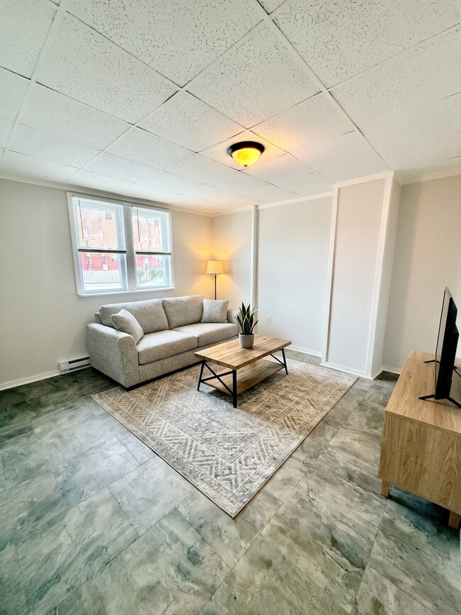 Building Photo - 3411 Frankford Ave