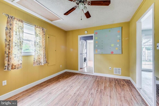 Building Photo - 12425 Stretton Ln