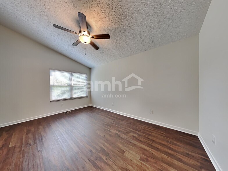 Building Photo - 730 Rothrock Dr