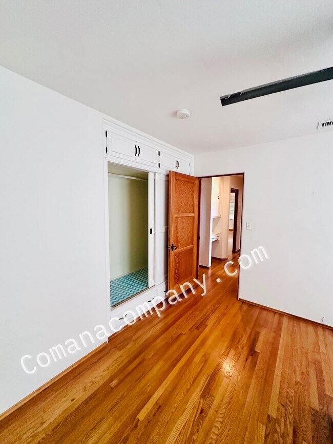 Building Photo - 4806 Aragon Dr