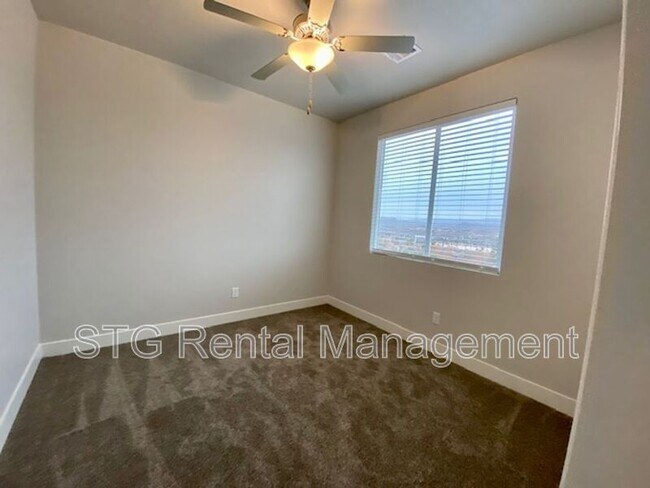 Building Photo - 438 N Stone Mountain Dr