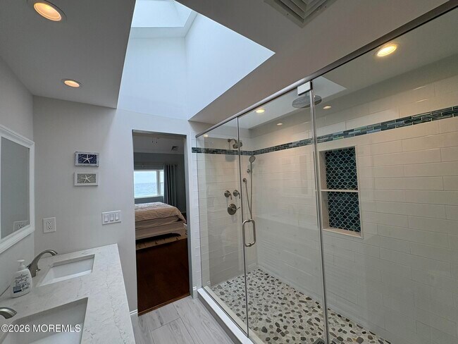 Building Photo - 3608 Ocean Terrace