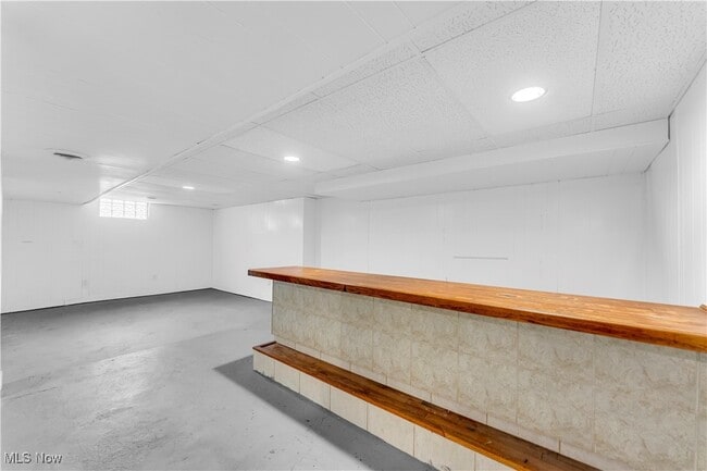 Building Photo - 13803 Wolf Ave