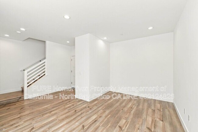 Building Photo - 259 Gambrel Cir