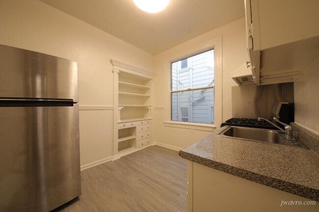 Building Photo - 1055 Fell St