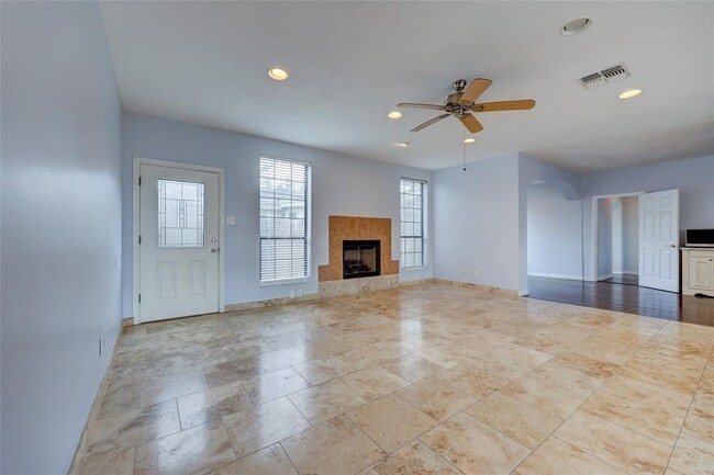Building Photo - 809 Castle Ridge Rd