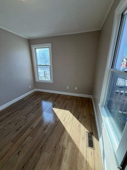 Building Photo - 171 Capen St