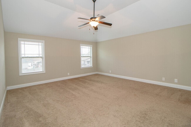 Building Photo - 3338 N Henderson Way