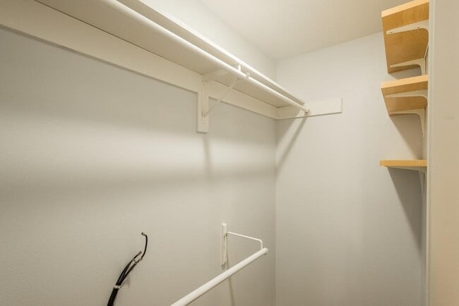 Building Photo - 1023 Ellingson Ln