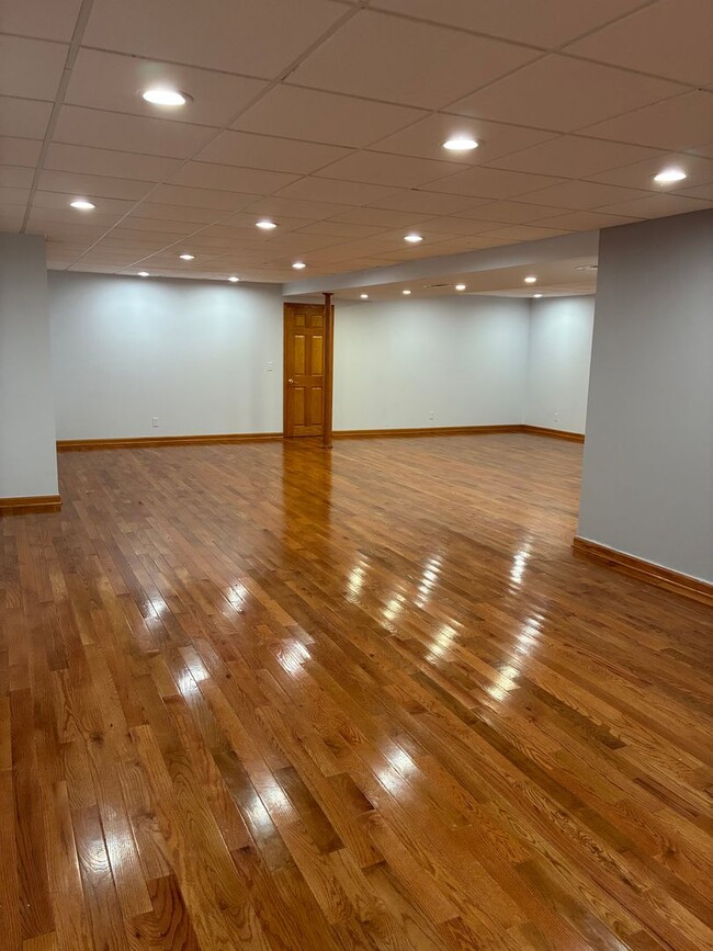 Building Photo - Magnificent 5-Bedroom Private Estate in Butler, PA