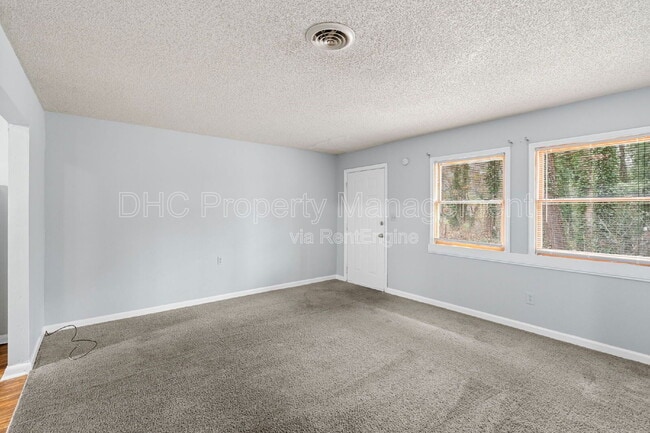 Building Photo - 6501 Raymond Dr