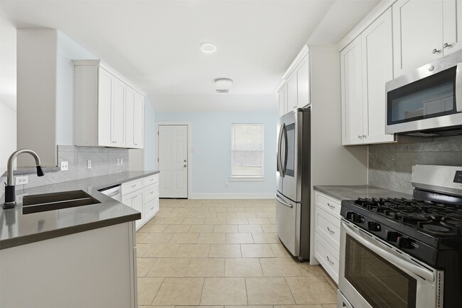 Building Photo - 1631 Hade Meadow Ln