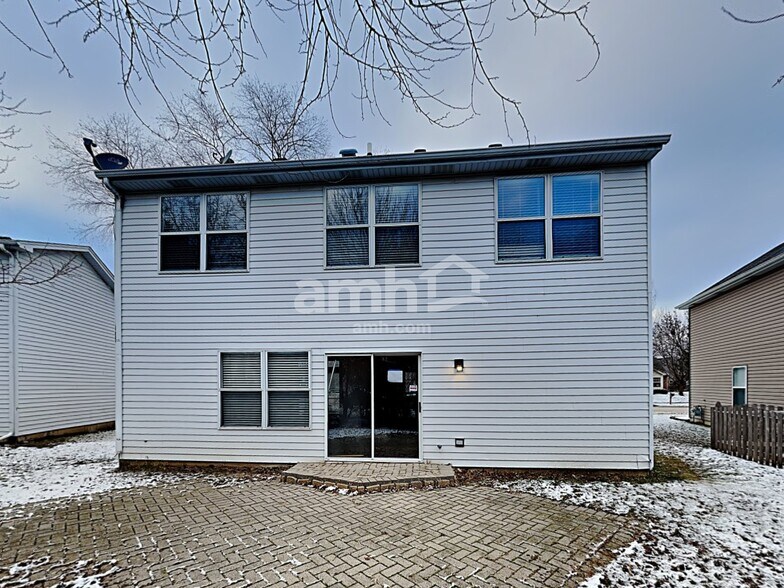 Building Photo - 2417 Deerfield Dr