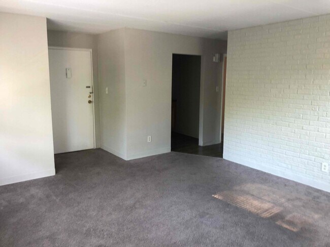 Building Photo - 331 Shiloh St