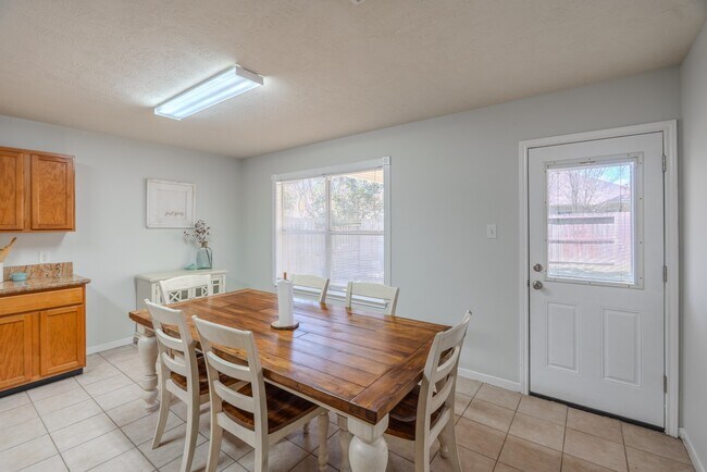 Building Photo - 914 Parsonfield Ct