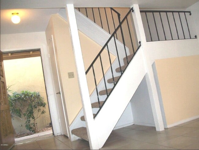 Building Photo - Scottsdale