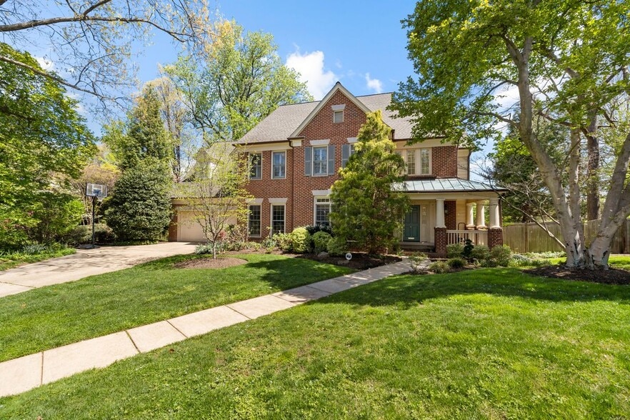 Primary Photo - 2728 McKinley St NW