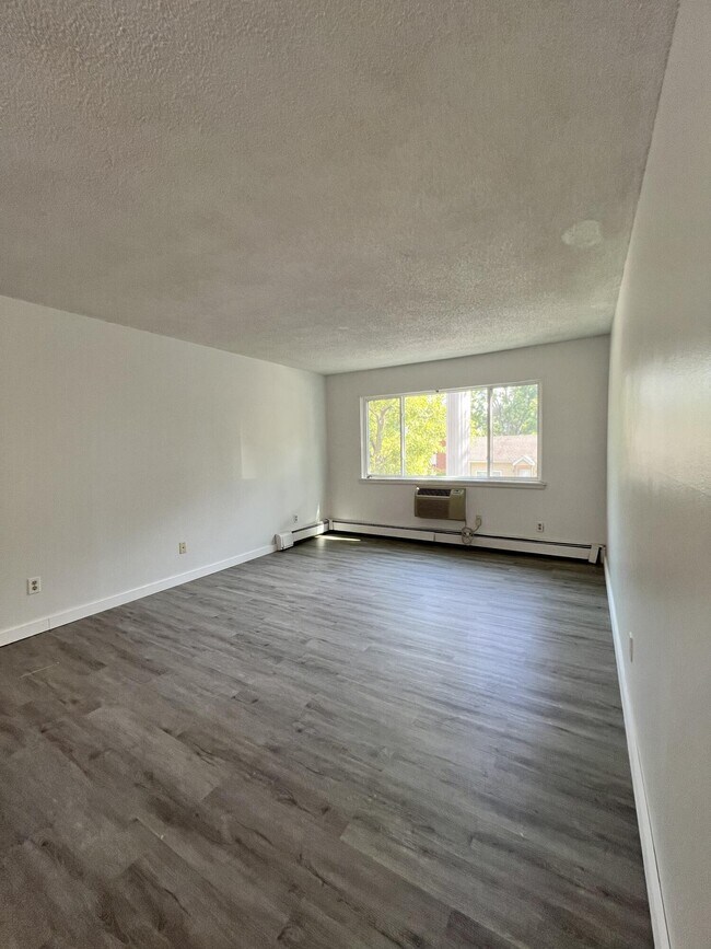 Building Photo - 255 Elmwood Ave
