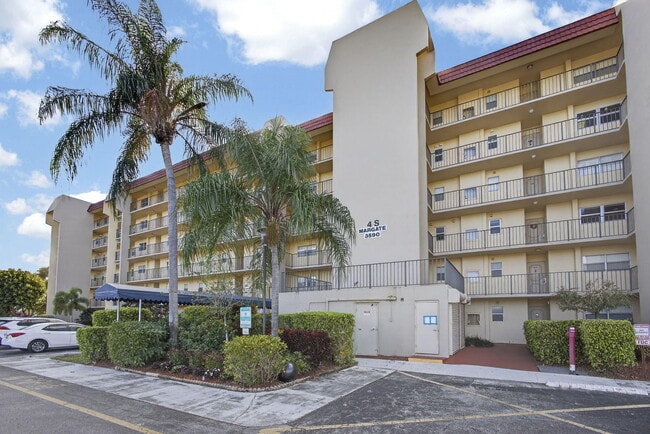 Building Photo - 3590 Via Poinciana