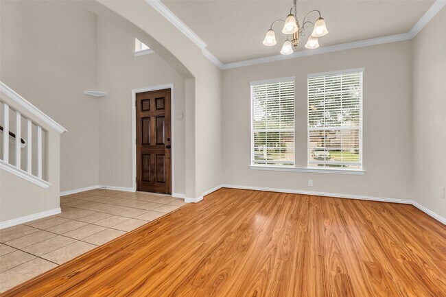 Building Photo - 30715 Legends Ridge Dr