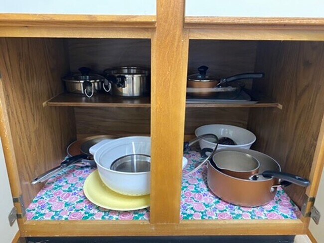 Building Photo - Fully Furnished Month to Month Condo Convenient to FSU Downtown Tallahassee