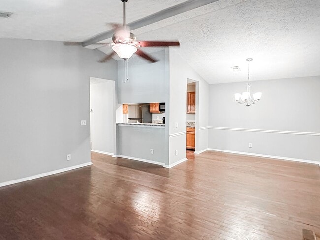 Building Photo - 2 bed/2 bath condo in great Roswell location