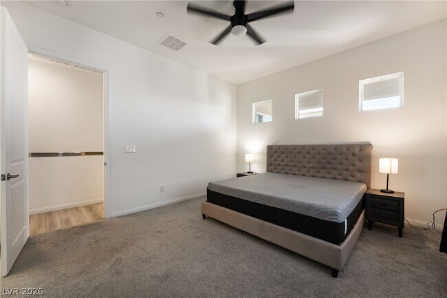 Building Photo - 110 Ibiza Lk Dr