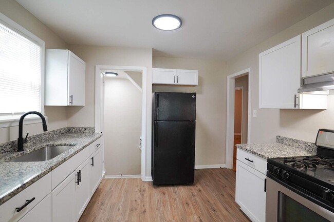 Building Photo - Fully Renovated 3-Bedroom Home – Move-In R...