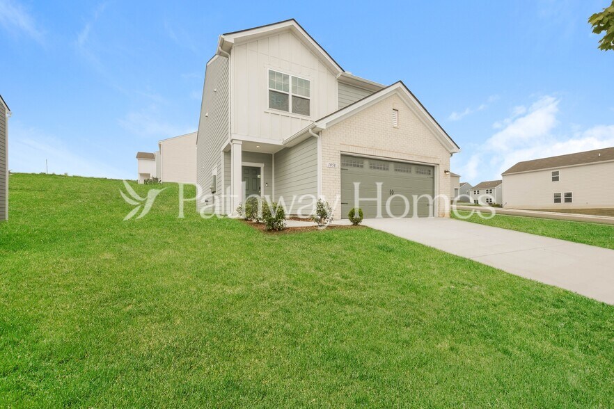 Building Photo - 1058 Large Poppy Dr