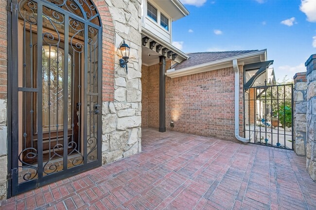 Building Photo - 7211 Spring Meadow Ln