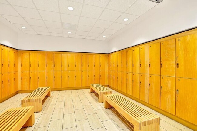 Building Photo - 7151 E Rancho Vista Dr