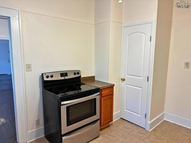 Building Photo - 2007 10th St