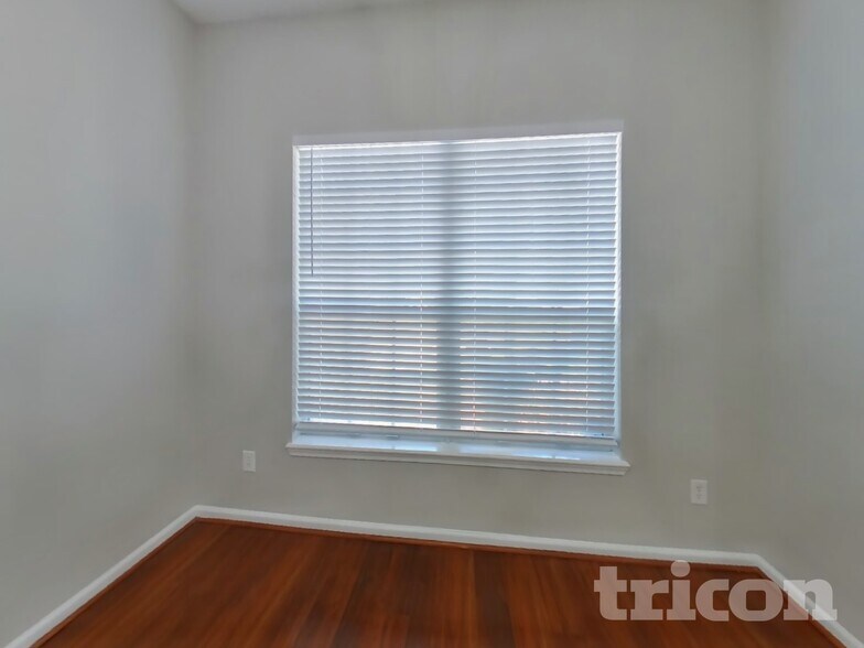 Building Photo - 3582 White Cow Ct