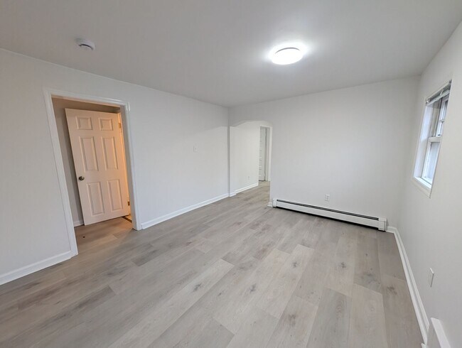 Building Photo - Stunning 3 bedroom 2 bathroom single family house available in Asbury Park!