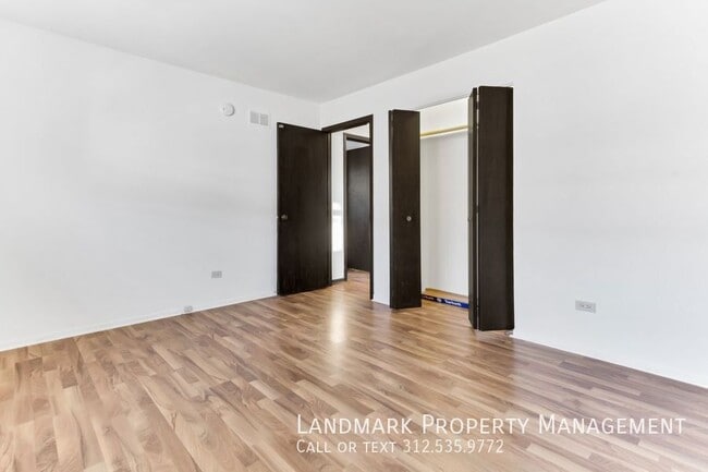 Building Photo - 18819 Oakwood Ct