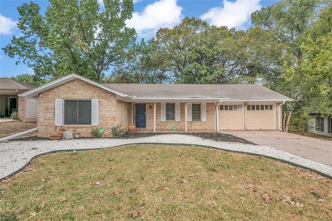 Primary Photo - 3400 Laguna Dr