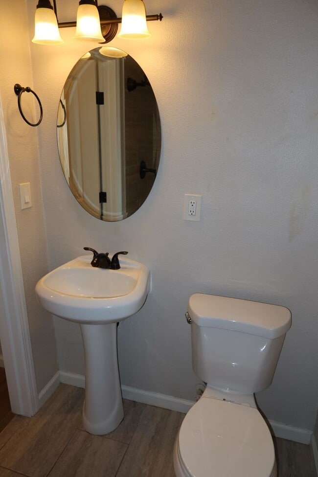 Building Photo - 1917 28th St