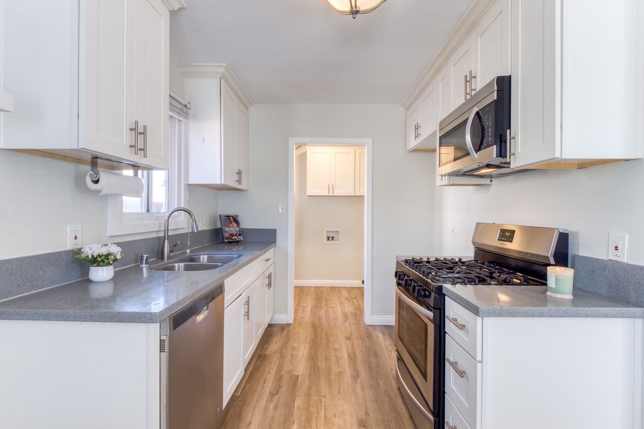 Building Photo - 1734 Eudora Ave