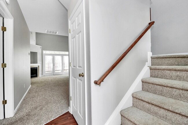 Building Photo - 141 Ross Moore Ave