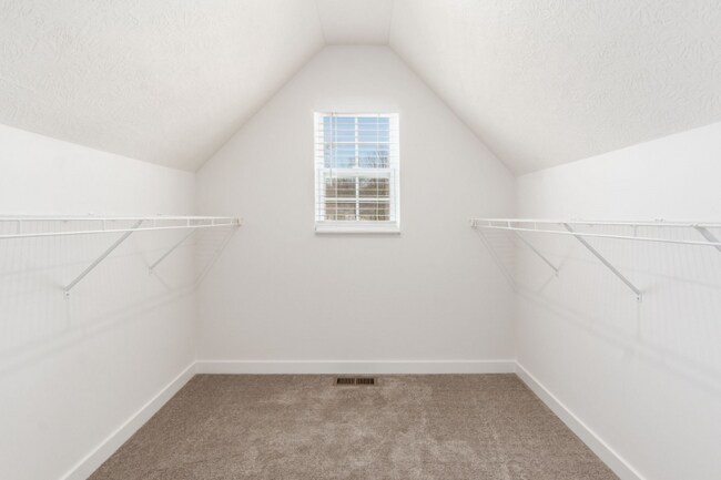 Building Photo - 724 Herd Ave
