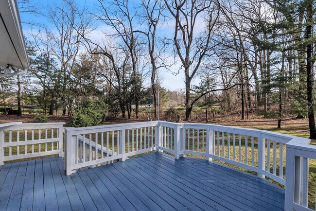 Building Photo - 8616 Chateau Dr