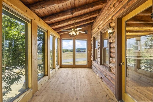 Building Photo - 118 Agape Wy