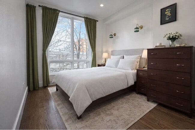 Building Photo - 321 Woodbine St